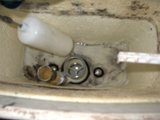 トイレタンク水漏れ修理.jpg